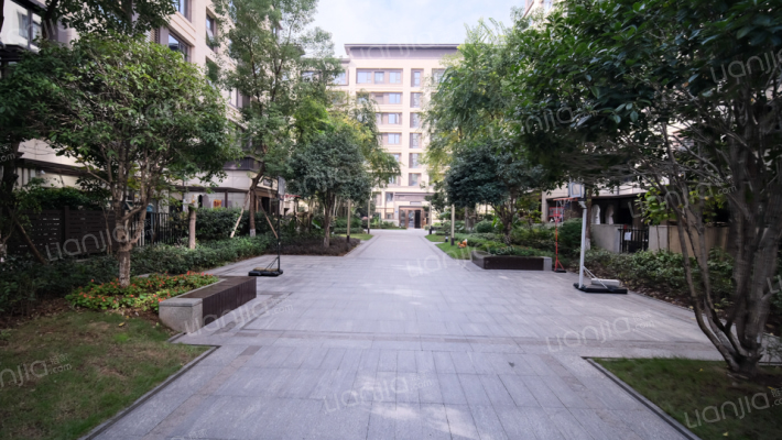 嘉陵江天外景图