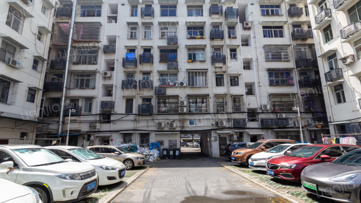 防暴队宿舍外景图