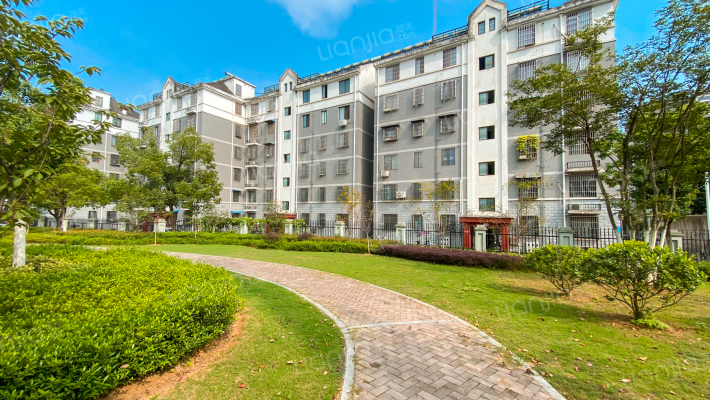 阳光公寓外景图