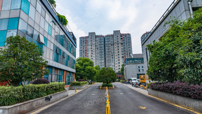 星湖街区外景图