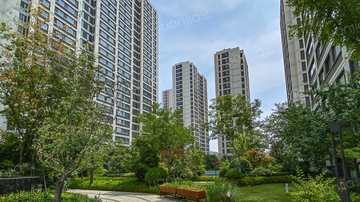 歌尔绿城桃园里外景图