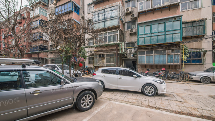 郑州市体委家属院外景图