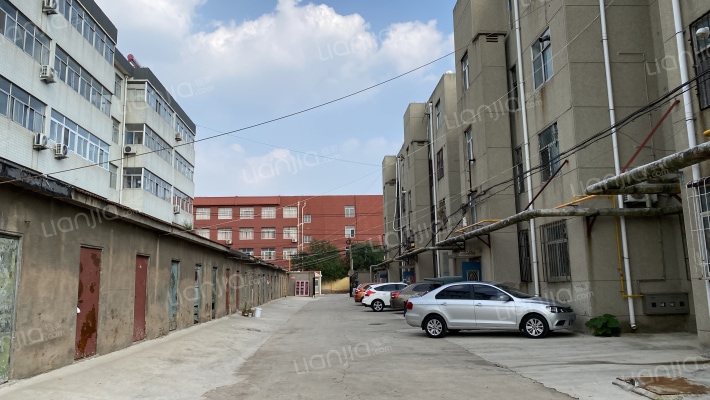 12中教师宿舍楼外景图