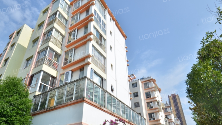 美丽新世界林间花语外景图