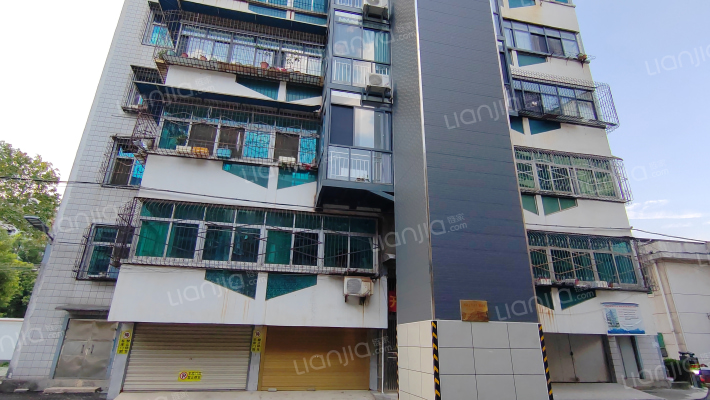 安国寺路18号小区外景图