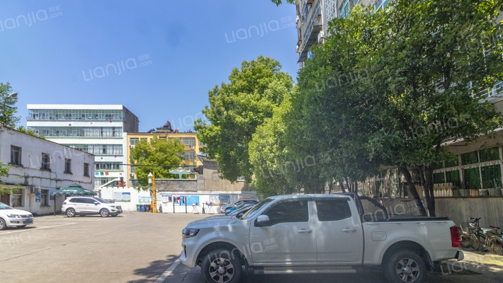 巡警家属院外景图