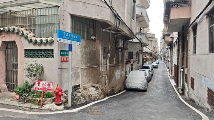 东正新河后街外景图