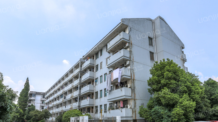 华越小区外景图