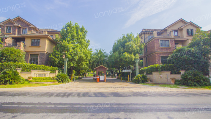 华庭常青墅外景图