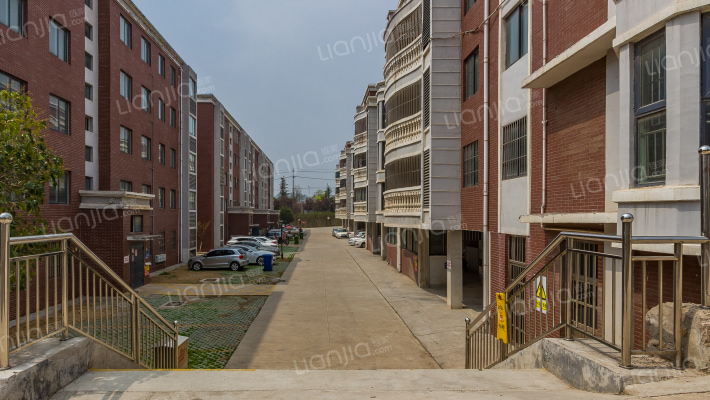 江苏师范大学牛山公寓外景图