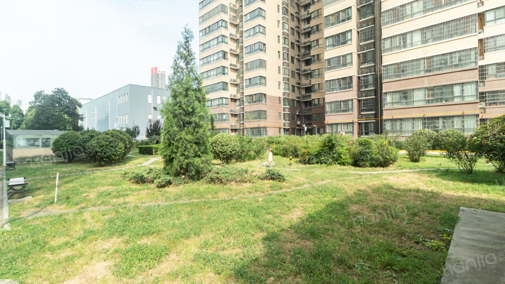 212所南区外景图