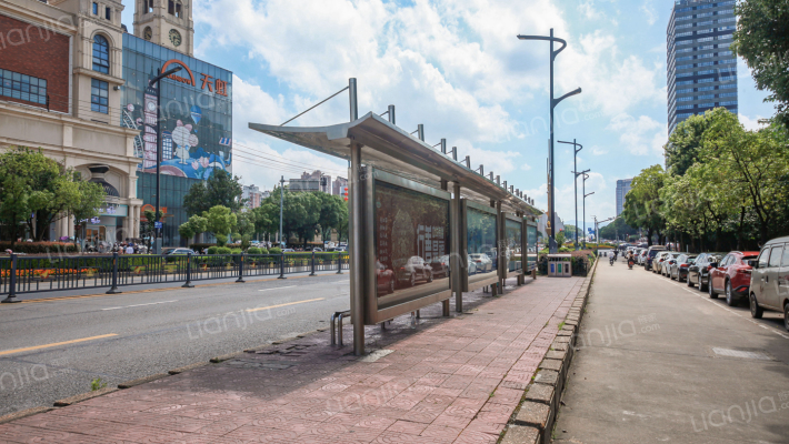 下罗商贸城外景图