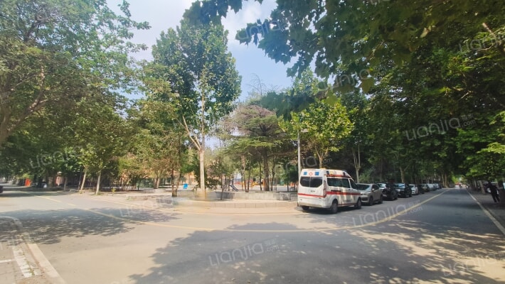 百家百三百四小区外景图