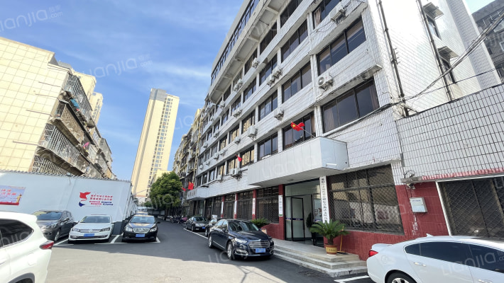 春园路工商局家属院外景图