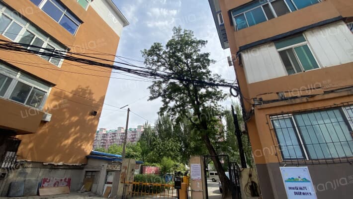 滂江东小区外景图