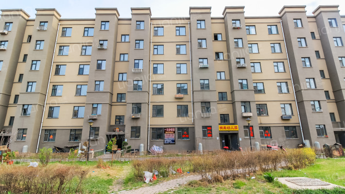 明晟绿茵风景小区外景图