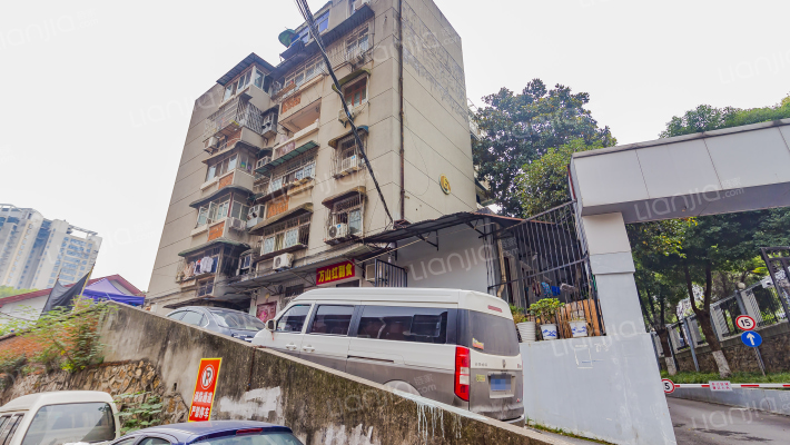 八一路电信宿舍外景图