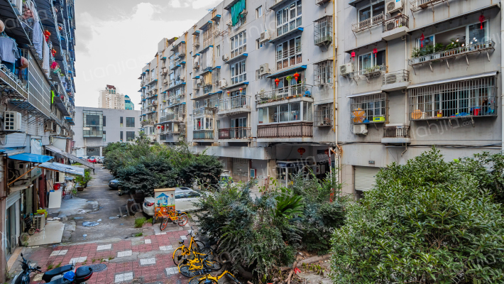 新街公寓外景图