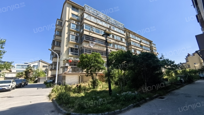 中高花苑外景图