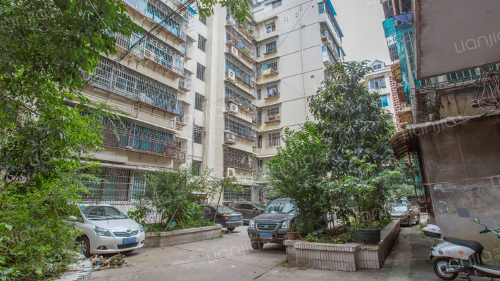 西湖巷19号院外景图