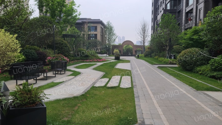 万达御湖壹号房源|户型图|小区车位|交通地址详情分析!