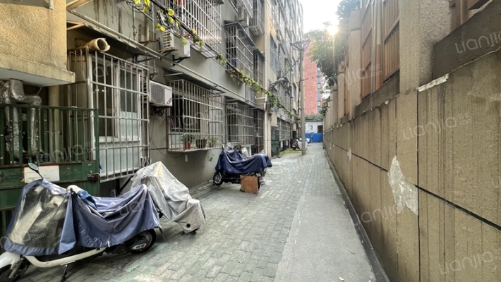 医保宿舍外景图