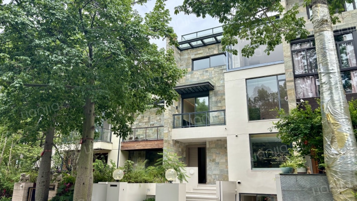 金湖翡翠山外景图