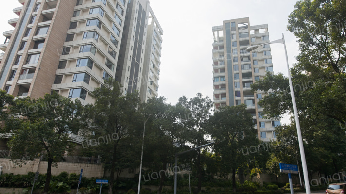 越秀御珑苑外景图