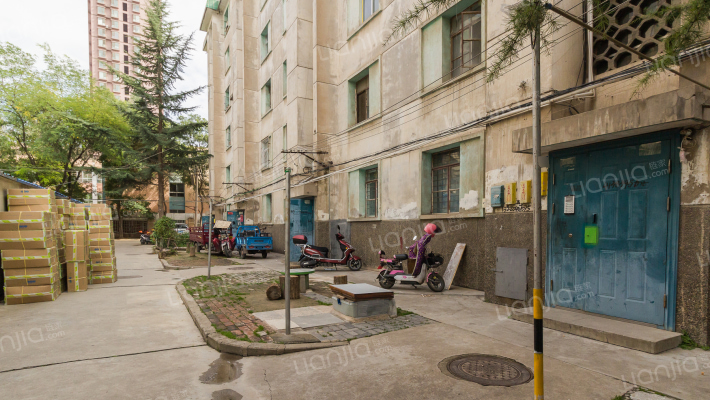 西北油漆厂家属院外景图