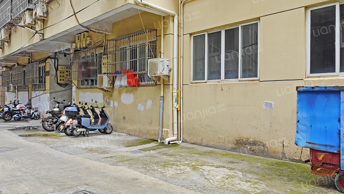 山前花园外景图