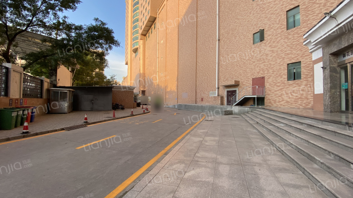 御花园假日广场外景图