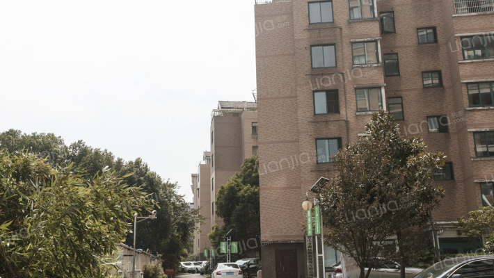 鑫居逸泉湾外景图