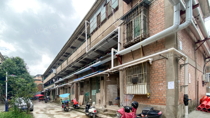 秦苑小区外景图