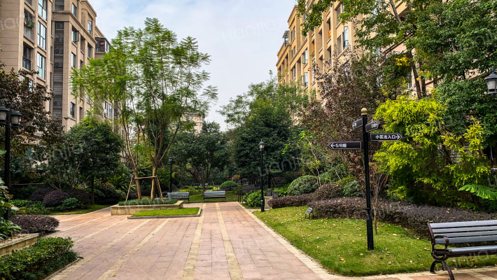 保利山庄海棠外景图