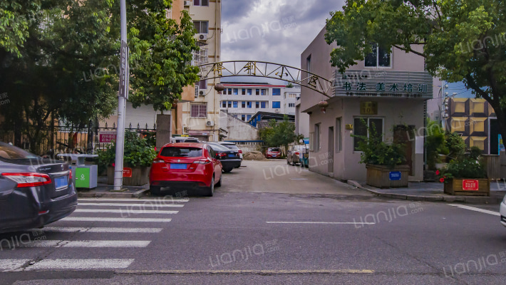 华得利小区外景图