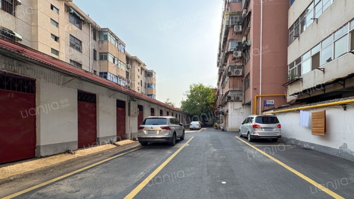 实验幼儿园家属院外景图