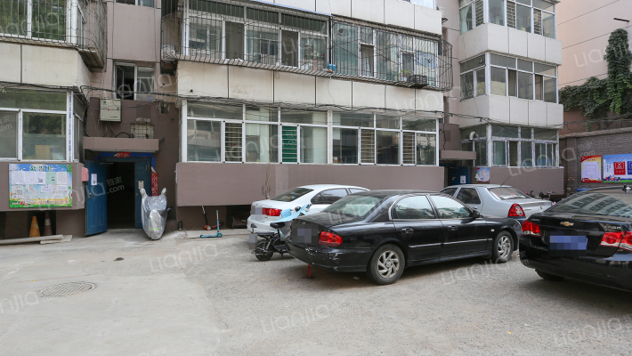 劲松北路小区11号院外景图