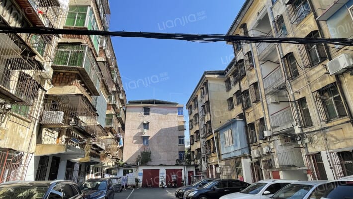 建行家属院外景图