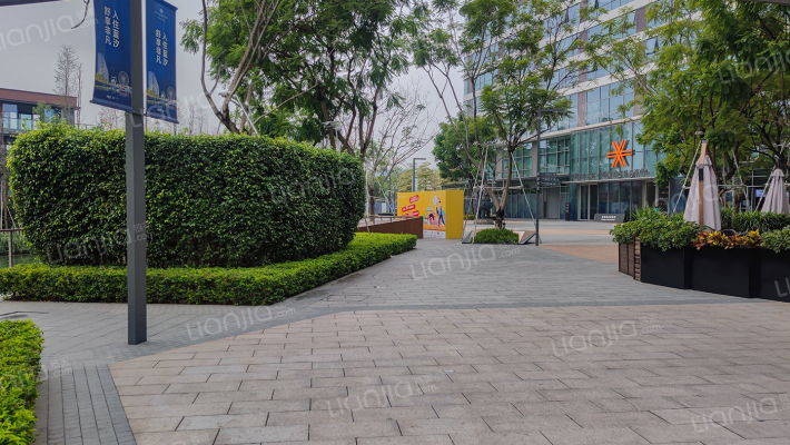 蓝岸公寓外景图