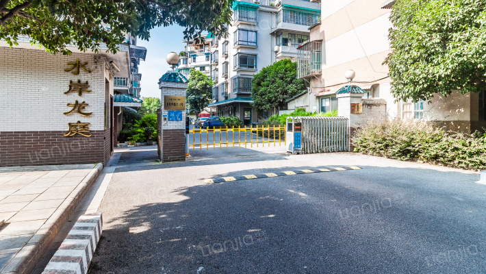 水岸龙庭外景图