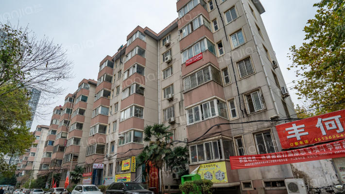 十二里屯外景图