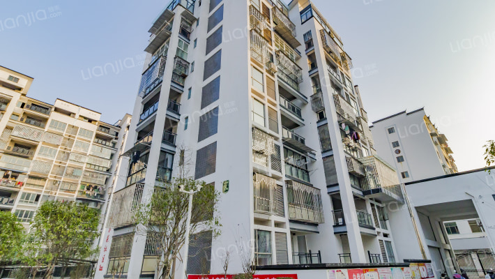 七里湖岸外景图