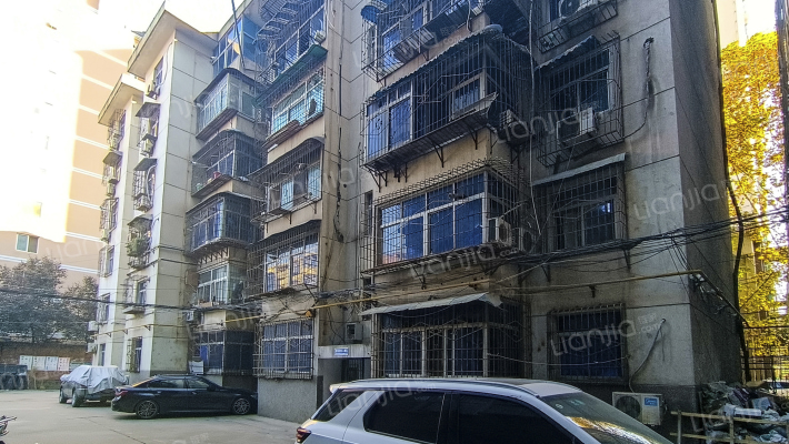 宏泰公寓外景图