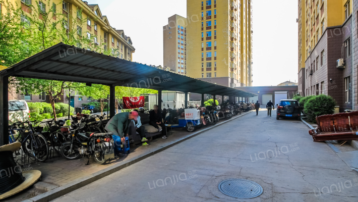 万盛理想国高迪花园外景图