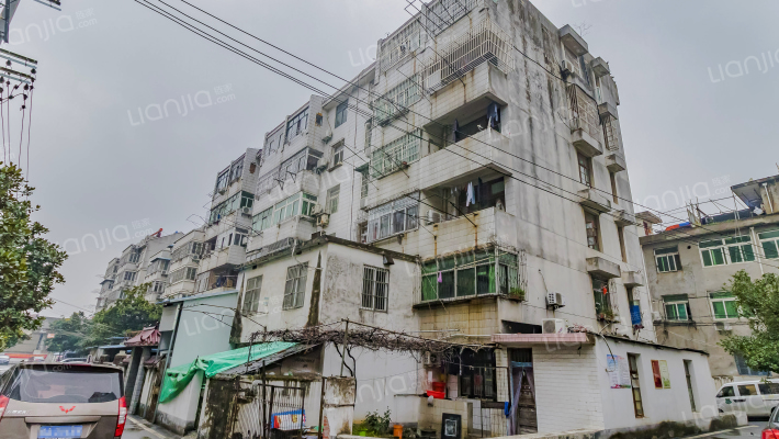 金鑫南村外景图