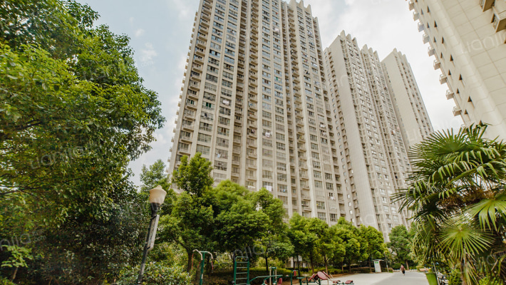 顶峰国际公寓外景图