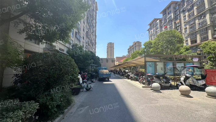 秀峰美墅外景图