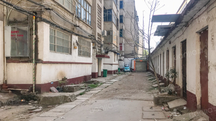 奔马小区家属院外景图