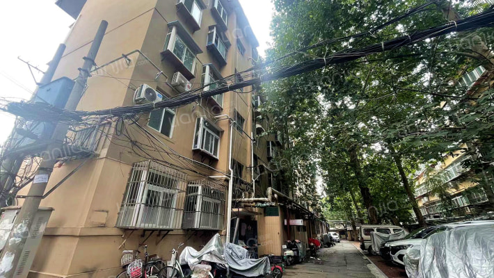 制锦市锦缠街外景图