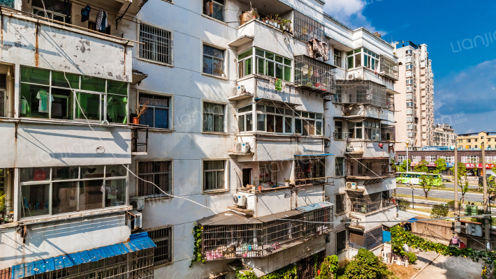 钟灵小区外景图